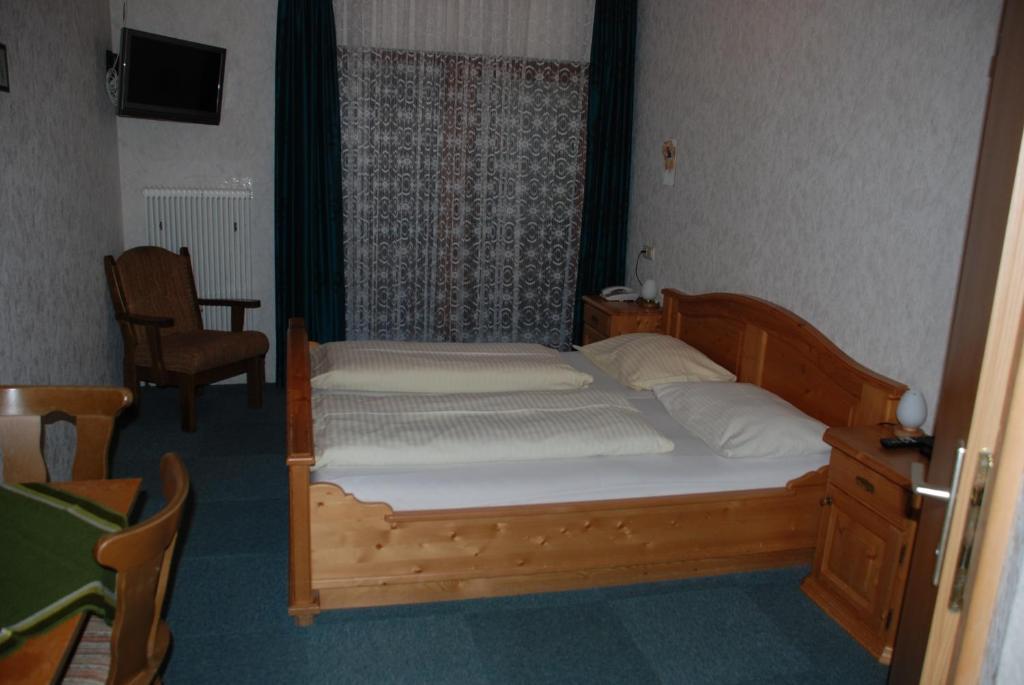 Pension Baeuerle Heiligenblut Room photo